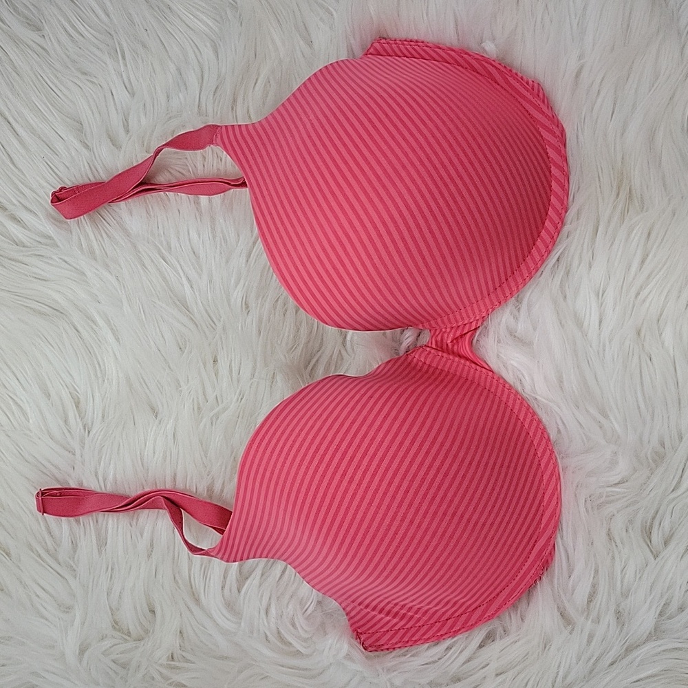 Victoria's Secret 34DD Uplift semi demi bra